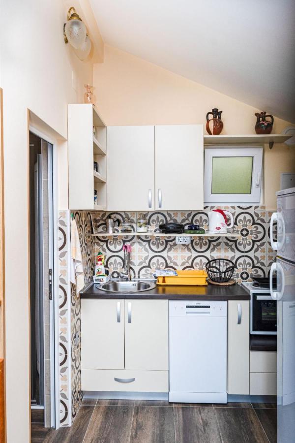 Apartmani Kamena Ruza Budva Exterior foto